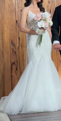 Badgley Mischka Esther Wedding Dress Ivory Size 8  for rent on The Volte - image 4