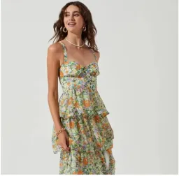 Astr Midsummer Floral Tiered Maxi Dress Size 10 for rent on The Volte - image 4