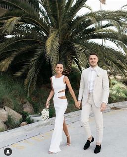 Scanlan Theodore Crepe Knit Gown White Size 6 for rent on The Volte - image 2