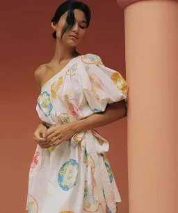 Palm Noosa Lotus Mini Size 6 for rent on The Volte - image 1