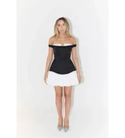 Odd Muse mini black and white size AU 10 for rent on The Volte - image 1