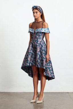 Elliatt Amore Dress Size 8 for rent on The Volte - image 3