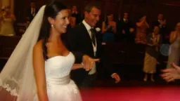 Pronovias Bridal size 10 for rent on The Volte - image 9