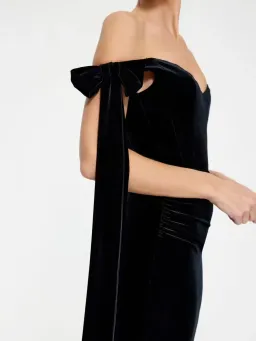 Effie Kats Ginger Gown in Black Velvet Size 10  for rent on The Volte - image 4