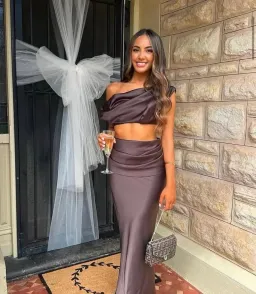 Effie Kats Perez set for rent on The Volte - image 3