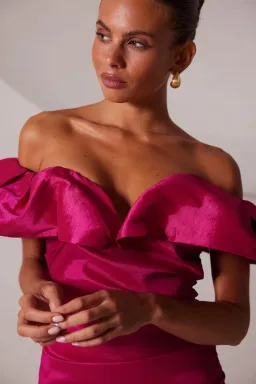 Elle Zeitoune Avi Mini Raspberry Size 8/10 for rent on The Volte - image 4