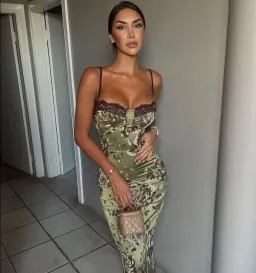 House of CB Cassia Floral Midi Dress Green Size S / 8 AU for rent on The Volte - image 2