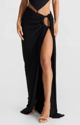 Melani Set - Viera in Black  for rent on The Volte - image 3