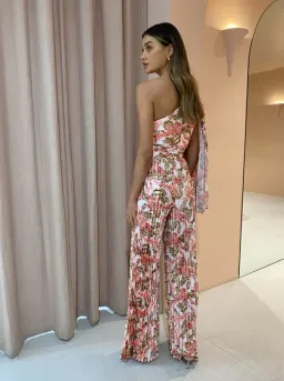 Significant Other Simone Set In Pink Sangria Floral - Size 8 for rent on The Volte - image 2