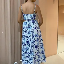 Faithfull the Brand Tayari Midi Dress Ensola Floral Print Blue Size 6 for rent on The Volte - image 3