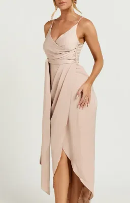 SHOWPO 'How Will I Know' Midi Navy Size 8 for rent on The Volte - image 2