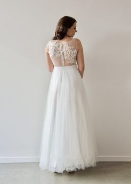 When Freddie Met Lilly Gabby Gown White Size 10 for rent on The Volte - image 2