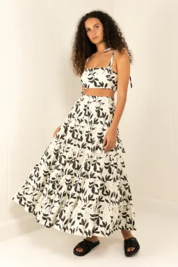 Palm Noosa Happy Hour Crop and Skirt Set Print Size 6 for rent on The Volte - image 8