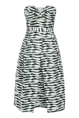 Sheike Neptune Dress Print Size 8 for rent on The Volte - image 3