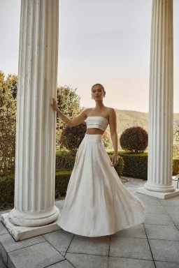 Dissh Aisle Pearl Linen Pleated Crop Top Cream Size 14 for rent on The Volte - image 5