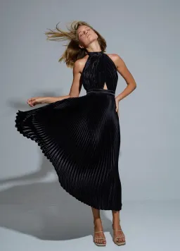 L'Idee Renaissance Gown Noir Size 10 for rent on The Volte - image 1