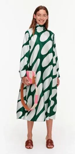 Marimekko Aatoilee Linsii Silk Dress Print Green Size AU 6 for rent on The Volte - image 1