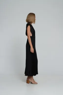 Lidee Gala Gown Noir Black Size 12 for rent on The Volte - image 3