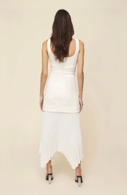 Sheike Hannah Dress White Size 6  for rent on The Volte - image 2