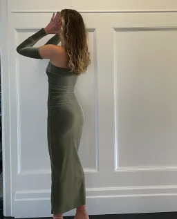 7th & York Maxi Camryn Dress with Sleeves Green Size 8 for rent on The Volte - image 5