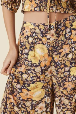 Spell and the Gypsy Hibiscus Lane Licorice Set Size XS/Au 6  for rent on The Volte - image 4