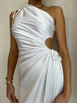Sonya Moda Nour Maxi Dress in White Size 8 / S for rent on The Volte - image 3
