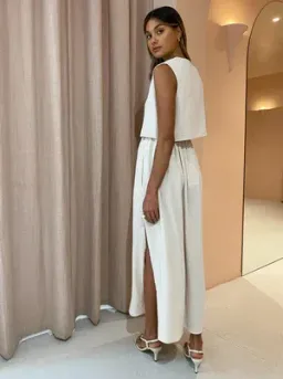 Camilla and Marc Marcia Set Ivory Size 14 for rent on The Volte - image 2