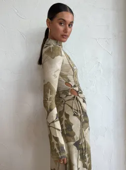 Camilla and Marc Kyha Midi Dress Print Size 8 for rent on The Volte - image 4