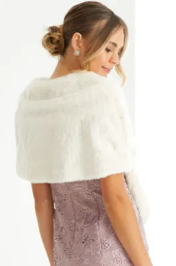 Review Fur Stole Marshmallow for rent on The Volte - image 2