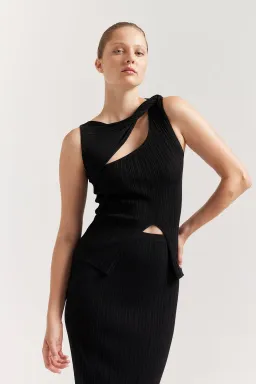 Henne Romee Knit Top and Skirt Set Black Size 8 for rent on The Volte - image 2