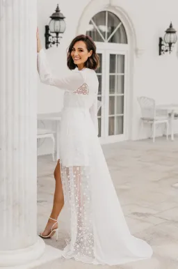 Le Rose Cassidy Forget Me Knot Gown White Size Size 10 for rent on The Volte - image 2