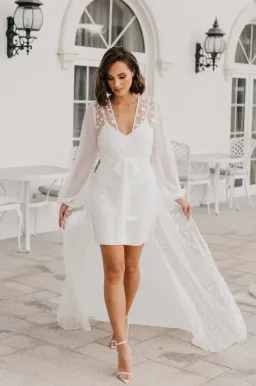 Le Rose Cassidy Forget Me Knot Gown White Size Size 10 for rent on The Volte - image 1