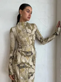 Camilla and Marc Kyha Midi Dress Print Size 6 for rent on The Volte - image 4