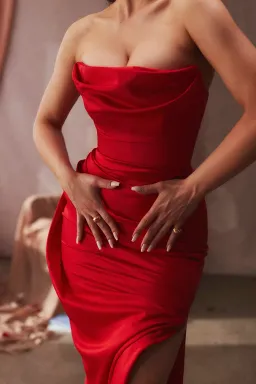 House Of CB Adrienne Strapless Corset Dress Red Size XS / AU 6 for rent on The Volte - image 4