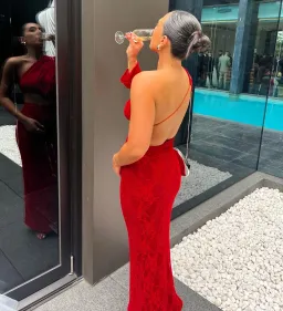 Deconduart Quinta Gown Red Size 8  for rent on The Volte - image 4