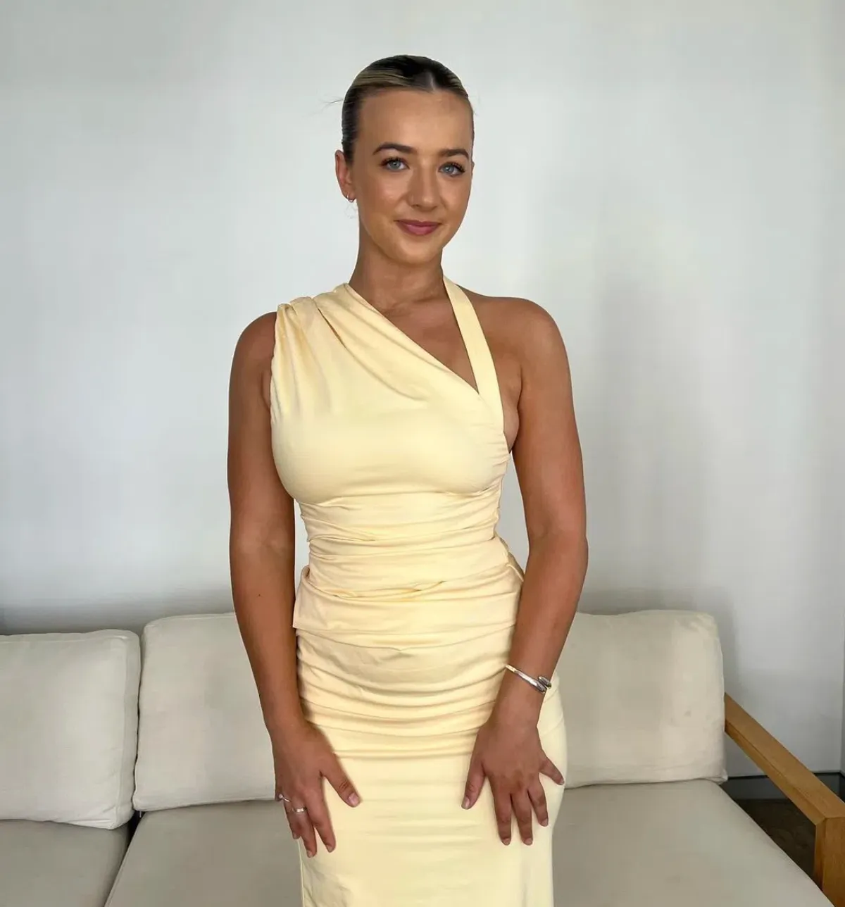 Sir the Label Giacomo Gathered One Shoulder Gown Dress in Yellow Butter Size 0 / AU 6 - Image 2