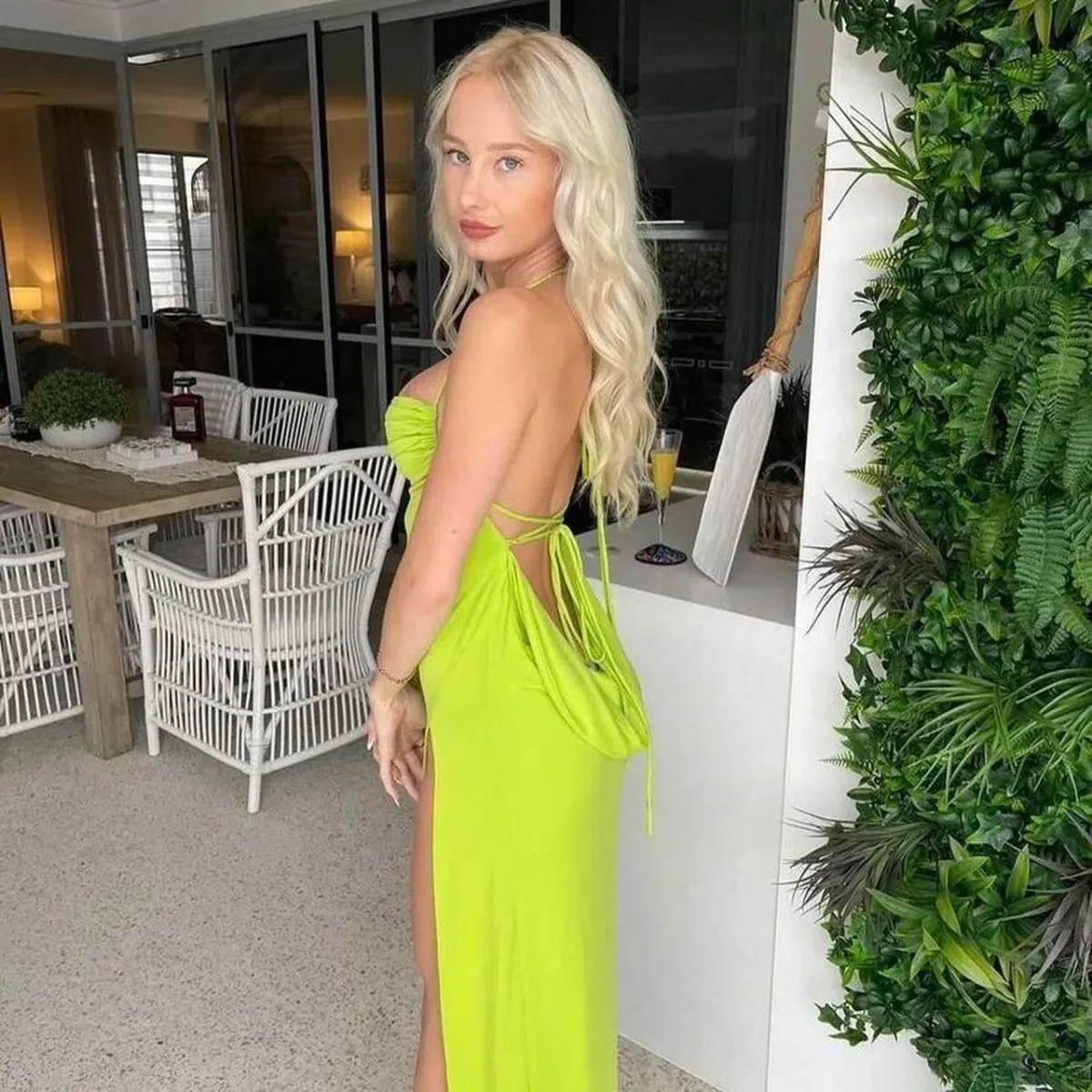 Melani The Label Marlo Gown in Green Size 6 - Image 5