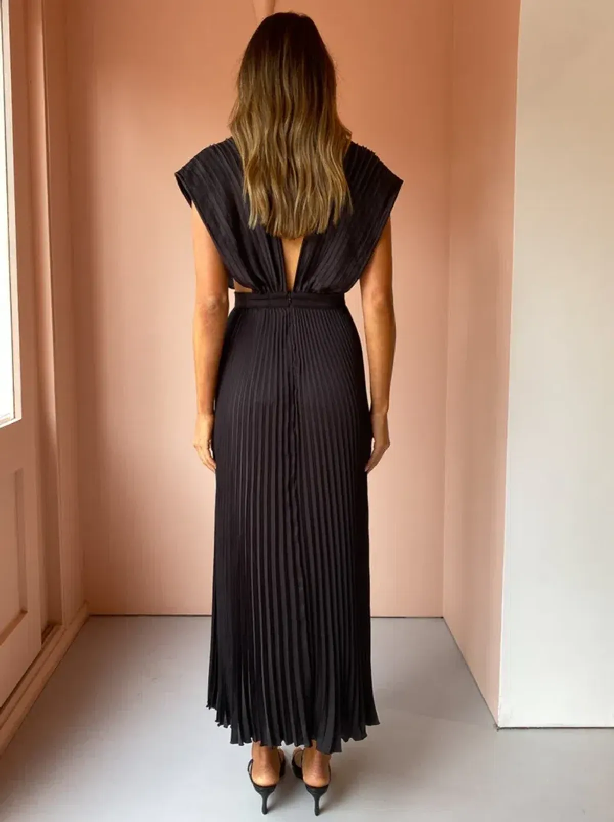 L'Idee Gala Split Gown Noir Size 6 - Image 2