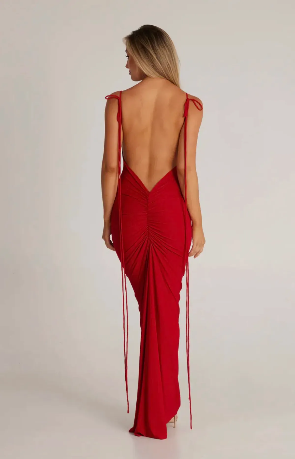 Melani the Label Gia Gown Red Size AU 6 - Image 3