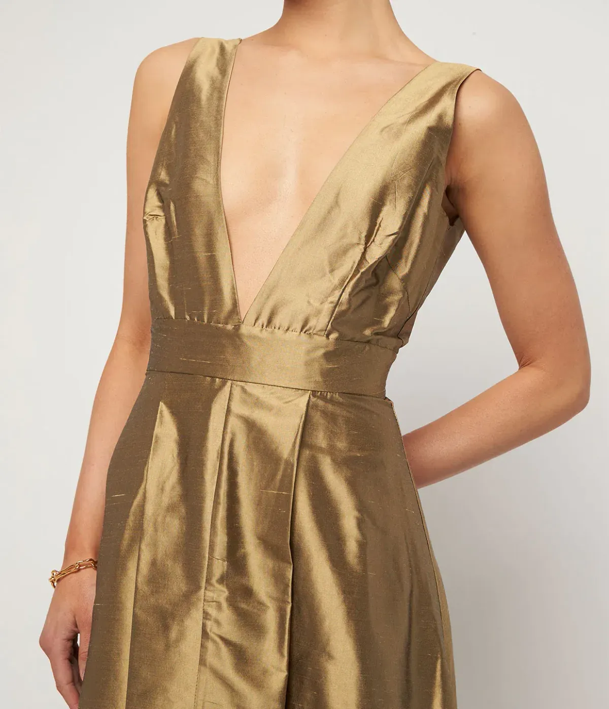 Beare Park Box Pleat Silk Gown in Marigold Gold Size AU 6 - Image 2