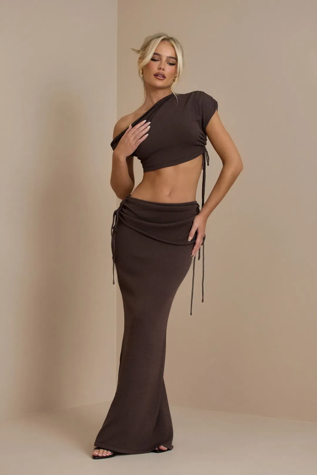 Wander Doll Yris Knit Coord Set in Chocolate Size 8 for rent on The Volte - main image