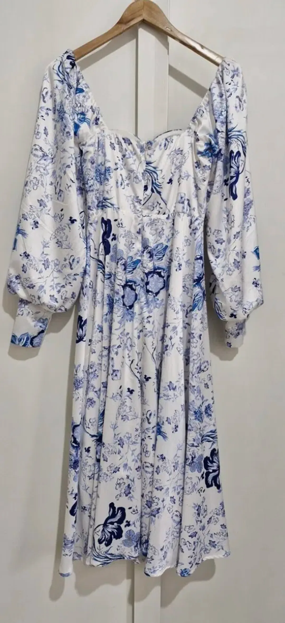 Alamour Annika Dress Blue Foral Size S/AU 10 for rent on The Volte - main image