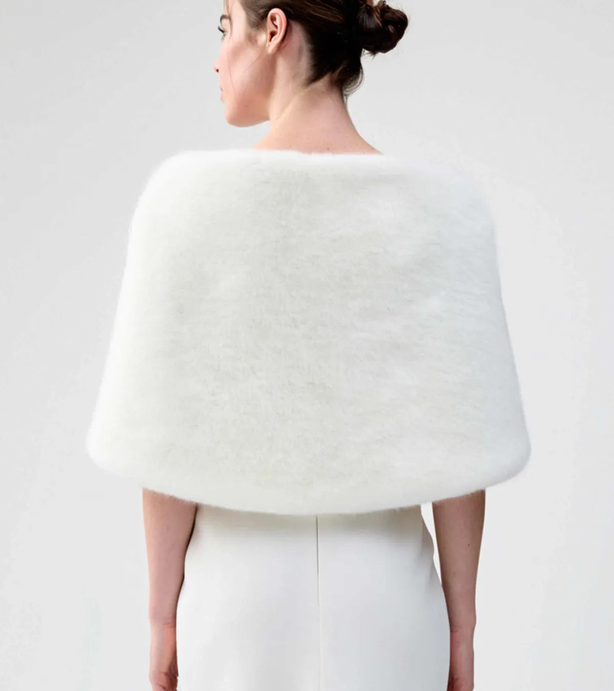 Unreal Fur Yasmine Wrap Ivory OS - Image 2