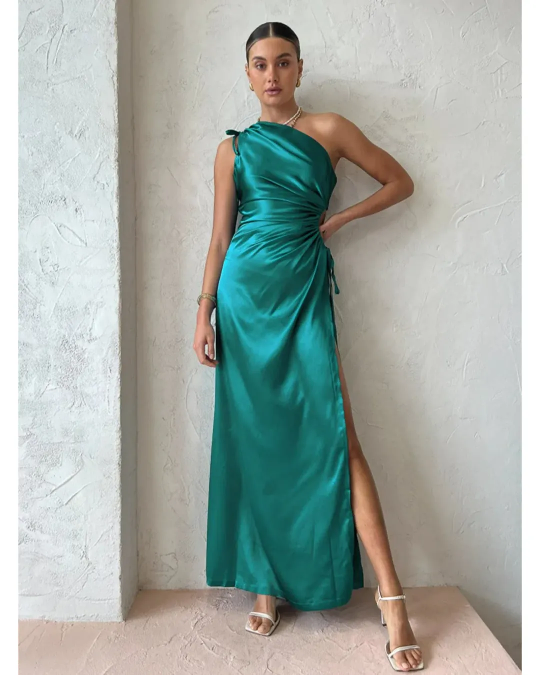 Sonya Moda Nour Emerald Maxi Dress Green Size AU 10 for rent on The Volte - main image