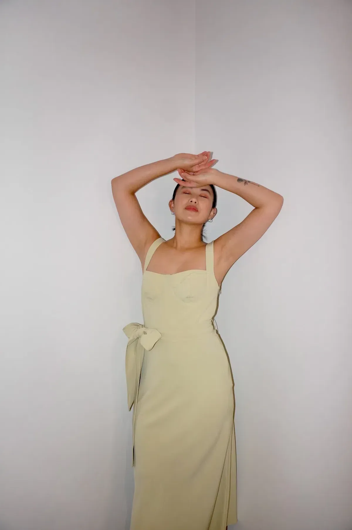 By Johnny Ora Bust Midi Dress Pistachio Size 14 - Image 2