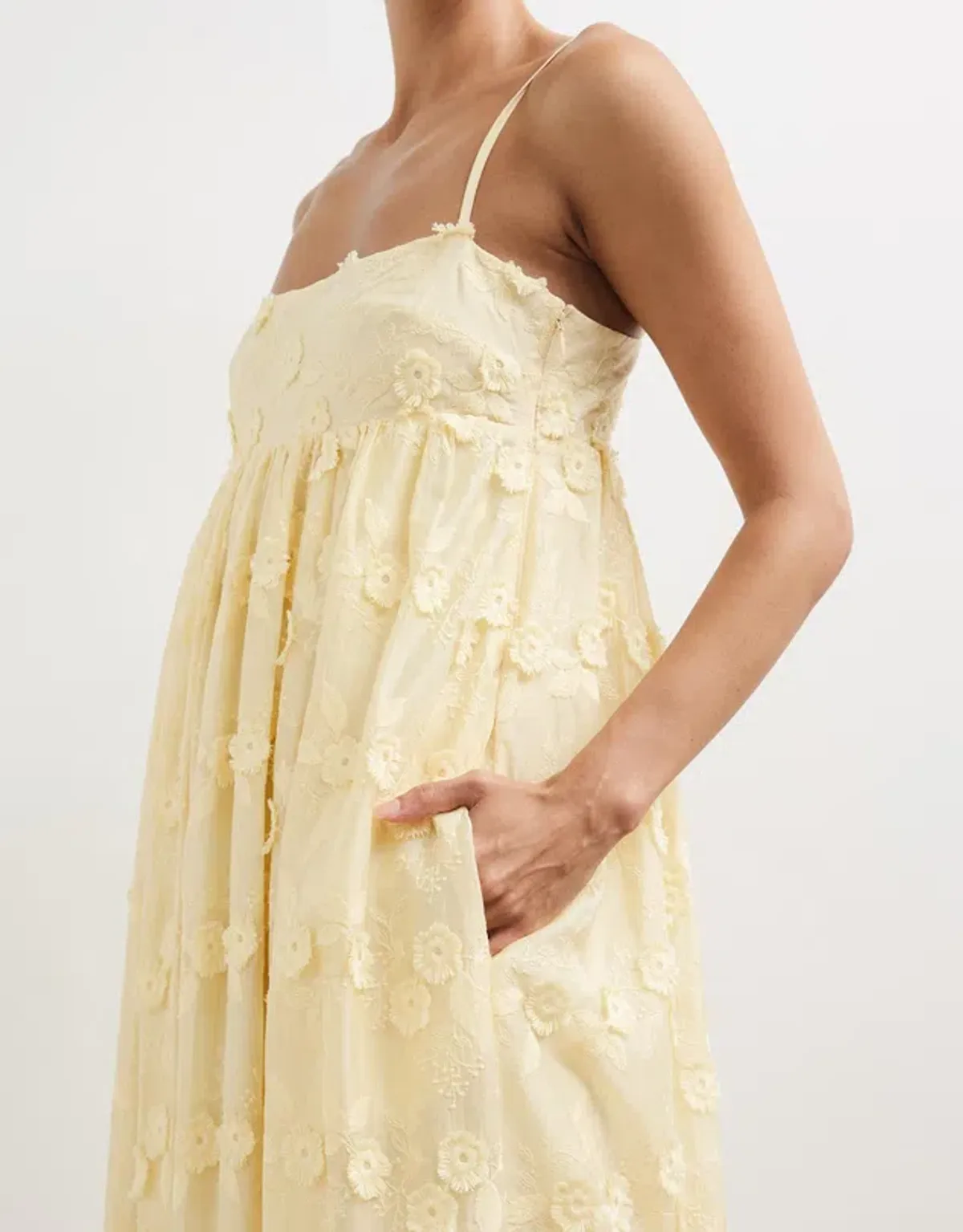 Minima Esenciales Tasnim Maxi Dress  Pastel Yellow  Size 8 - Image 3
