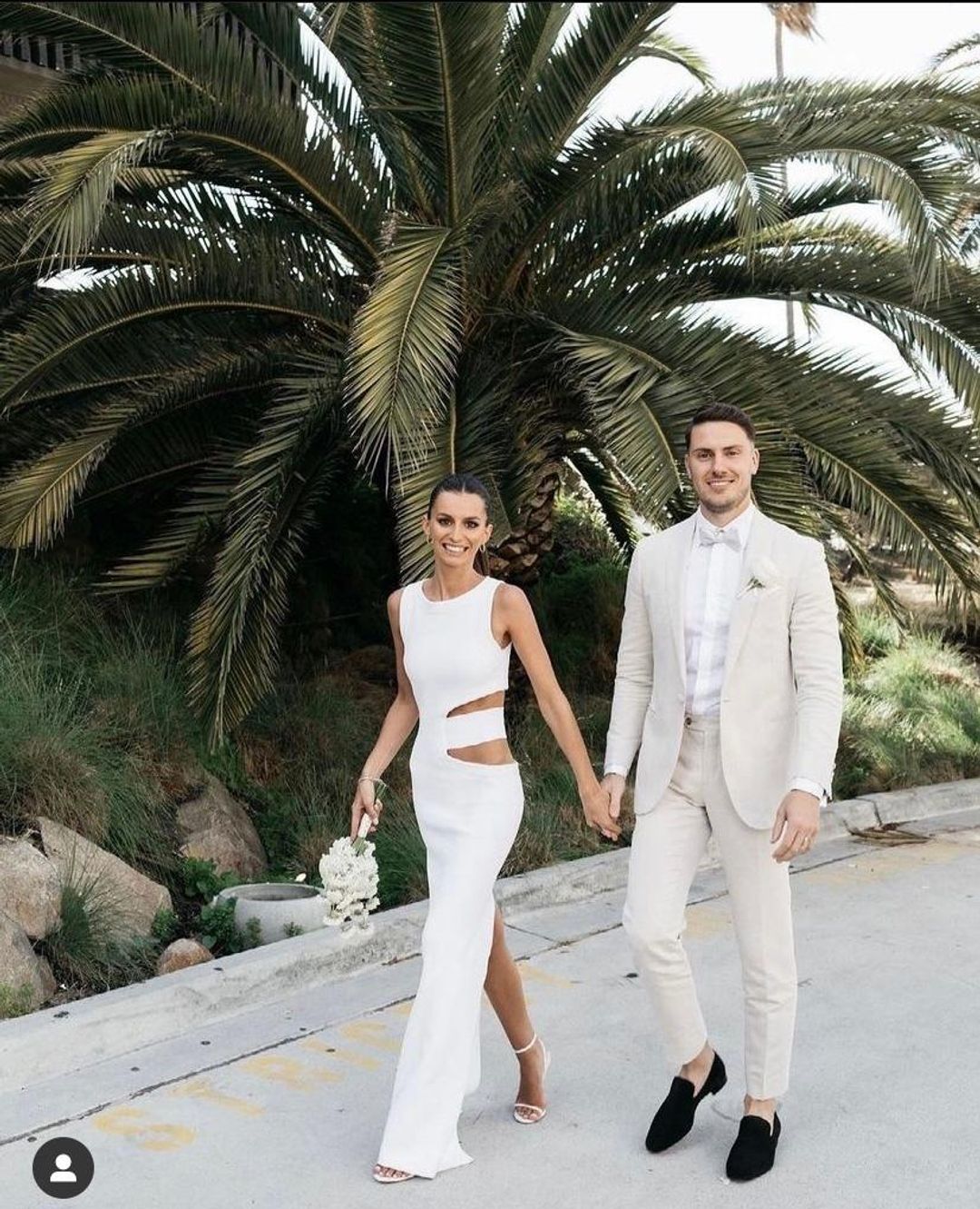 Scanlan Theodore Crepe Knit Gown White Size 6 for rent on The Volte - main image