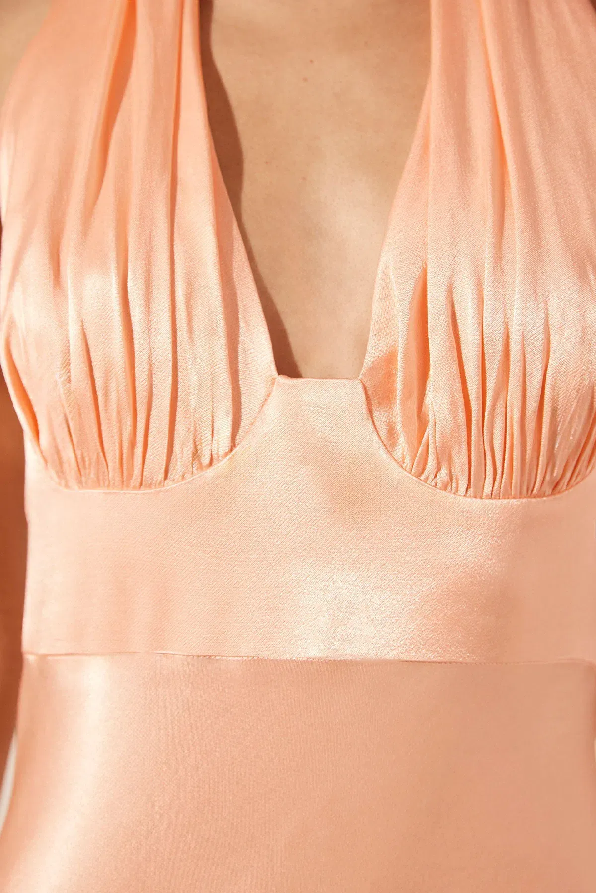 Shona Joy La Lune Plunged Halter Midi Dress in Peach Size 8 - Image 4