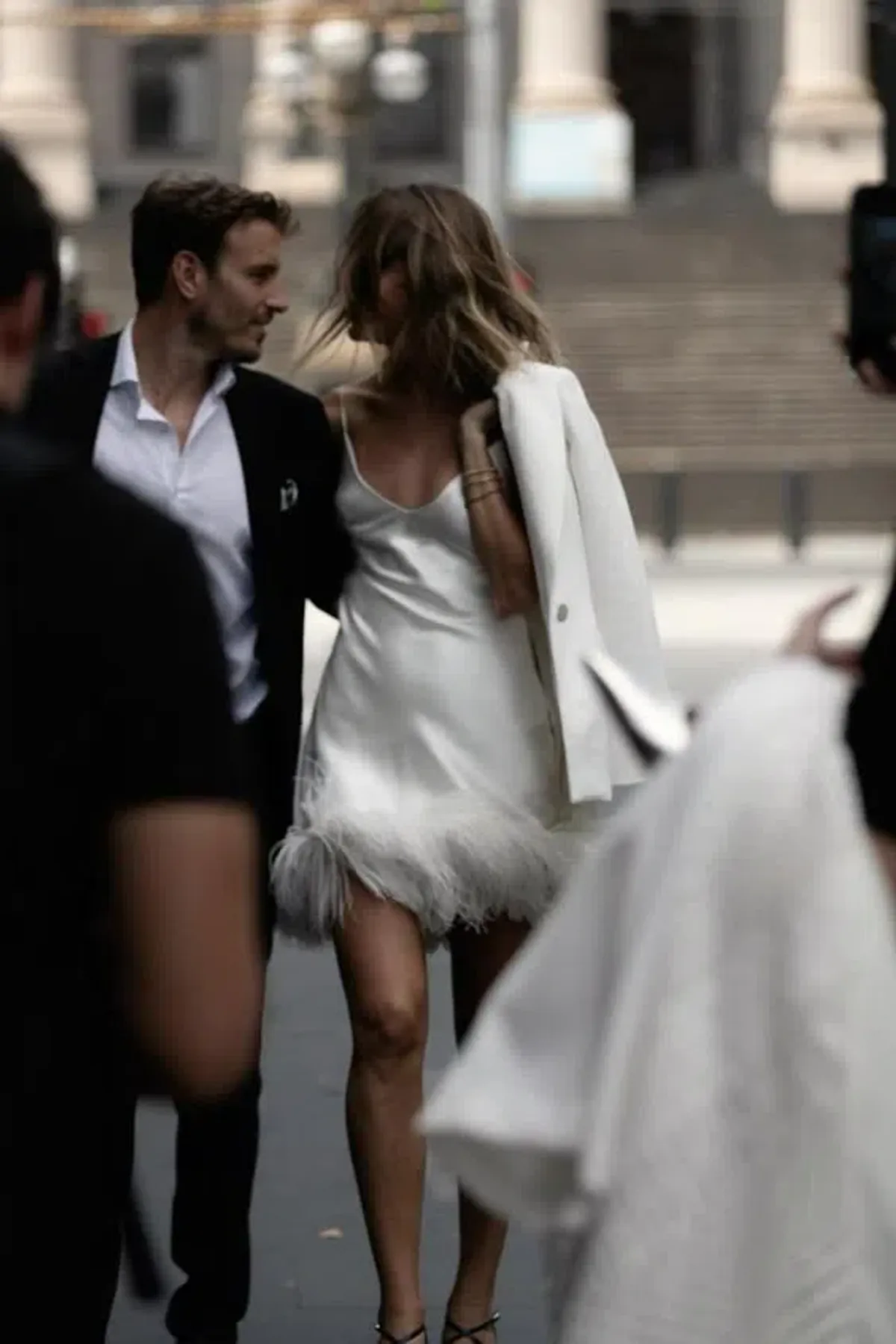 Karen Willis Holmes Sherry Mini Ivory Silk Size 10 - Image 3