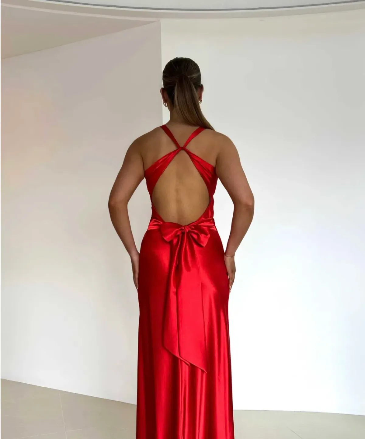 Ruth Tarvydas Vintage Red Midi - Image 2